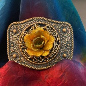 Glittered Metal Yellow Rose Buckle!